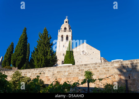 San Nicola chiesa nella città di Komiza sull isola di Vis Off la costa croata Foto Stock