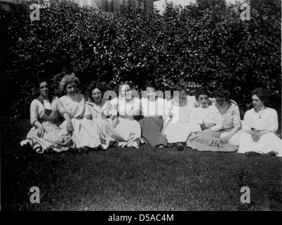 Piccole istantanee della classe del 1912 con Martha Van Rensselaer. Foto Stock