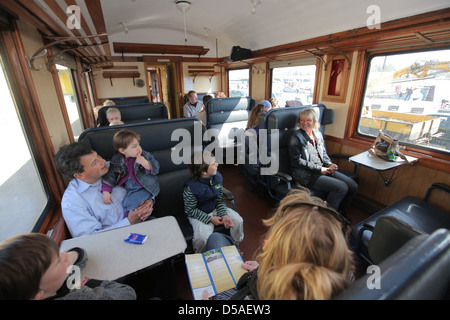 Kappeln, in Germania, in treno a vapore in un vano di un passeggero Angelner auto Foto Stock