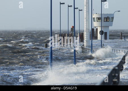 Dagebuell, Germania, Onda di tempesta in mare del Nord Foto Stock