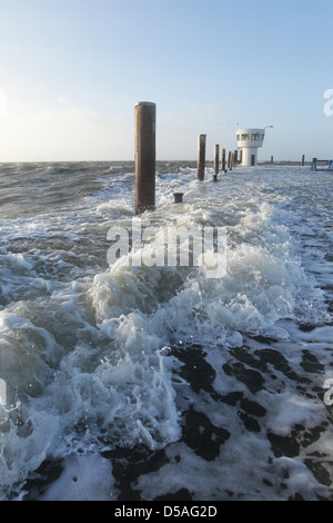 Dagebuell, Germania, Onda di tempesta in mare del Nord Foto Stock