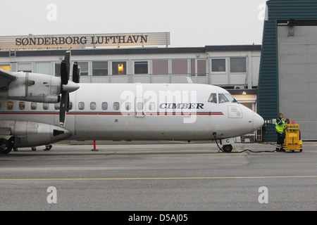 Sønderborg, Danimarca, una marca di macchina ATR 72-202 Cimber Air sul campo d'aviazione Foto Stock