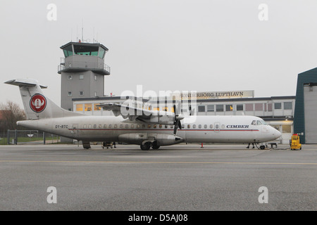 Sønderborg, Danimarca, una marca di macchina ATR 72-202 Cimber Air sul campo d'aviazione Foto Stock