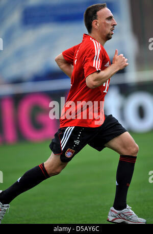 Bundesliga tedesca club FC Bayern Munich winger di Franck Ribery partecipa a un corso di formazione del suo club di Monaco di Baviera, Germania, il 25 luglio 2010. Il francese international è il primo del Bayern Monaco di Baviera la Coppa del Mondo FIFA 2010 ai giocatori di tornare al club di formazione. Foto: Frank Leonhardt Foto Stock