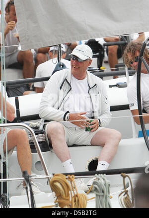 Il re Harald di Norvegia partecipa al terzo giorno della ventinovesima edizione della vela Coppa del Re (Copa del Rey) sull isola di Mallorca, Agosto 4, 2010. Foto: Patrick van Katwijk Foto Stock