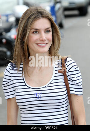 La principessa Letizia di Spagna partecipa al quinto giorno della ventinovesima edizione della vela Coppa del Re (Copa del Rey) sull'isola di Mallorca, 6 agosto 2010. Foto: Patrick van Katwijk Foto Stock