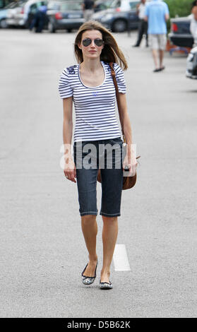 La principessa Letizia di Spagna partecipa al quinto giorno della ventinovesima edizione della vela Coppa del Re (Copa del Rey) sull'isola di Mallorca, 6 agosto 2010. Foto: Patrick van Katwijk Foto Stock