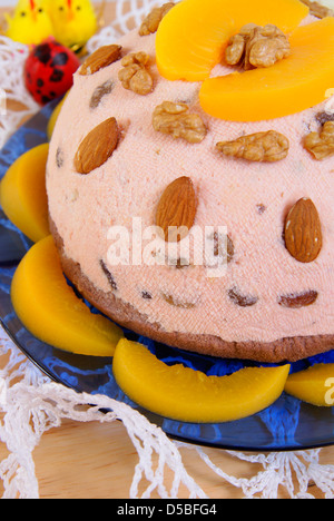 Crema dolce-piatto di formaggio consumato a Pasqua come sfondo Foto Stock