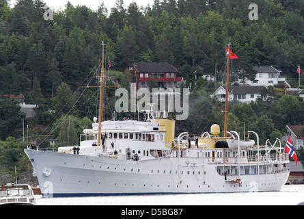 Il Norvegese yacht Norge ancore l'ultimo giorno di una tre giorni di visita della coppia reale per la regione Aust-Adger in Tvedestrand, Norvegia, 02 settembre 2010. Foto: Albert Nieboer Foto Stock