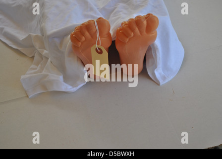 Piedi di corpo nella morgue Foto Stock
