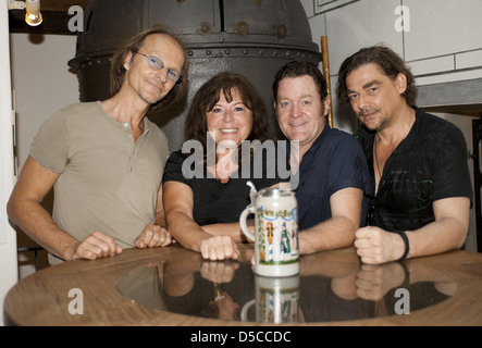 Eisi Gulp, Gundi Ellert, Juergen Tonkel e Martin Feifel a photocall per il film TV 'Foehnlage. Ein Alpenkrimi' a Bier & Foto Stock