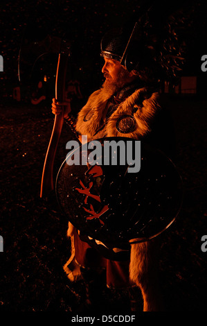 Up Helly Aa 2013 più grande d'Europa fire festival tenutosi a Lerwick capitale delle Shetland Scozia UK Foto Stock