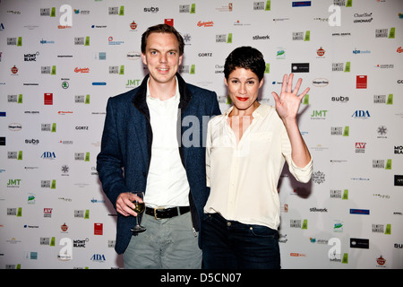 Andy Gaetjen e Jasmin Gerat al lancio di Filmfest Hamburg con la premiere di "Auf Wiedersehen' a CinemaxX movie Foto Stock