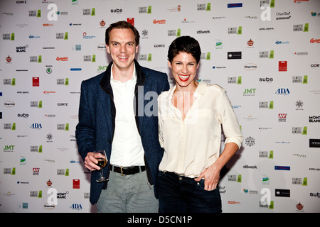 Andy Gaetjen e Jasmin Gerat al lancio di Filmfest Hamburg con la premiere di "Auf Wiedersehen' a CinemaxX movie Foto Stock