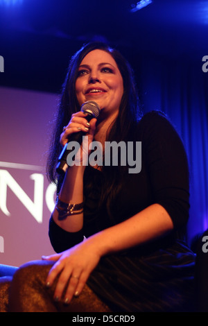 Amy Lee (Evanescence) a EMI insieme. Colonia, Germania - 06.08.2011 Foto Stock