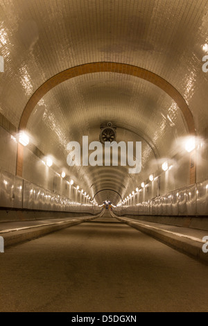 Alter Elbtunnel di Amburgo, Germania Foto Stock