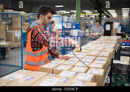 Berlino, Germania, i dipendenti ad andare espresso e logistica Berlin Foto Stock