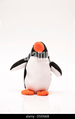 Penguin plush molto morbida di colore nero Foto Stock