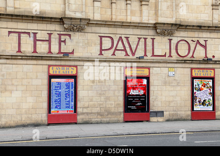 Cartello del Pavilion Theatre su Renfrew Street, Glasgow centro città, Scozia, Regno Unito Foto Stock