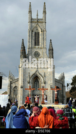 Brighton SUSSEX REGNO UNITO 29 Marzo 2013 - Il cast da anima da mare eseguire la Pasqua 2013 La Passione di Cristo Foto Stock