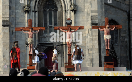 Brighton SUSSEX REGNO UNITO 29 Marzo 2013 - Il cast da anima da mare eseguire la Pasqua 2013 La Passione di Cristo Foto Stock