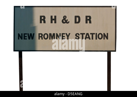 Nuova stazione di Romney segno del Romney Hythe e Dymchurch Railway Kent REGNO UNITO Foto Stock