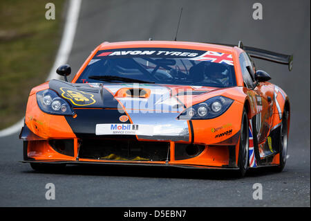 Il Cheshire, Inghilterra, Regno Unito. Il 30 marzo 2013. Il LNT G55 Ginetta GT3 di Richard SYKES / Mike Simpson in azione durante le prove libere 2 il giorno di apertura del round 1 della Avon Tyres British GT Championship ad Oulton Park, il circuito.Credit: Azione Plus immagini di Sport / Alamy Live News Foto Stock