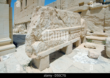 I bassorilievi in marmo nel tempio di Bel nell'antica città di Palmyra, Siria Foto Stock