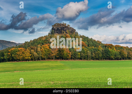 La roccia Zirkelstein, Reinhardtsdorf Schoena, Svizzera Sassone vicino a Dresda in Sassonia, Germania, Europa Foto Stock