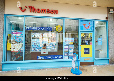 La facciata della agenzia di viaggi Thomson Shop la parata Leamington Spa Warwickshire, Regno Unito Foto Stock