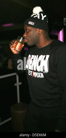 Telford, Regno Unito. Il 30 marzo 2013. Lethal Bizzle Perfoming al club di schiacciare a Telford, West Midlands, Regno Unito. Foto Stock