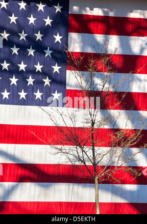 Un enorme bandiera americana, Lexington, Massachusetts, New England, STATI UNITI D'AMERICA Foto Stock