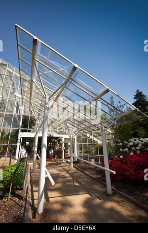 Inghilterra, Berkshire, Windsor, Savill Garden, Queen Elizabeth temperato ingresso di casa Foto Stock