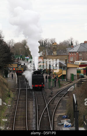 Alresford, Regno Unito. 31s marzo, 2013. Le famiglie trascorrono un 'Day fuori con Thomas' sulla linea di crescione durante la Domenica di Pasqua. La linea era originariamente utilizzato per il trasporto di carni di crescione a Londra. Credito: Rob Arnold/Alamy Live News Foto Stock