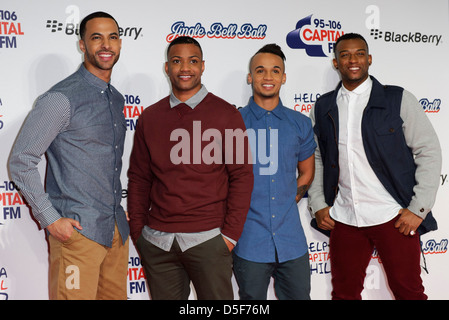 Da sinistra, Marvin Humes, JB, Aston Merrygold e Oritsé Williams di JLS arriva per il Jingle Bell Ball. Foto Stock