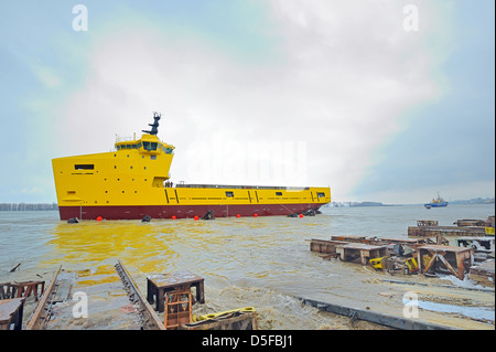 Cerimonia del varo di una nave in Galati cantiere navale sul Danubio Foto Stock