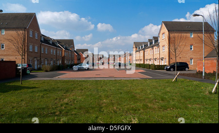 La nuova build Bellway homes su un terrazzamento di alloggiamento di sviluppo immobiliare in a Llanishen Cardiff South Wales UK KATHY DEWITT Foto Stock