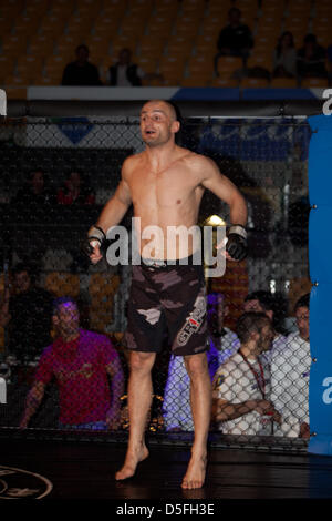 IMPERA MMA Fighting Championship 2013 Roma, la partita di Marco Santi contro Fabricio Nascimento Foto Stock