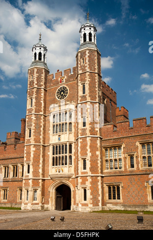 Inghilterra, Berkshire, Eton College, Lupton's Tower, Tudor torre campanaria e dormitorio Foto Stock