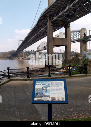 Ponte Tamar e il segnale di informazione per la sabbia Quay utilizzato da forze USA durante il WW11 Foto Stock