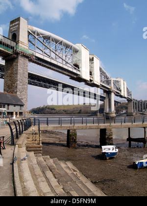 Isambard Kingdom Brunel la Royal Albert ponte del 1859 sotto la riparazione, che attraversano il fiume Tamar, Regno Unito 2013 Foto Stock