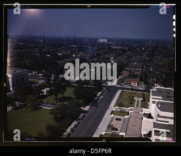 Una vista aerea di Detroit, Michigan, guardando verso il Rackham Memorial Building, con il Detroit Institute of Art sullo sfondo. La foto evidenzia l'architettura urbana e il paesaggio urbano di Detroit. Foto Stock