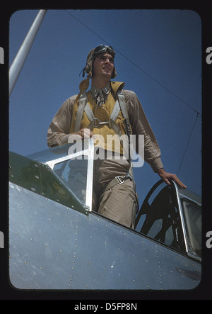 Marine Corps tenente studiando glider il pilotaggio in campo Pagina, Parris Island, S.C. (LOC) Foto Stock