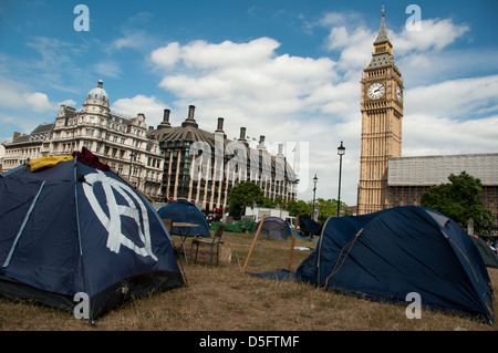 La pace manifestanti' accampamento al di fuori della casa del Parlamento, Westminster Square, London, Regno Unito Foto Stock