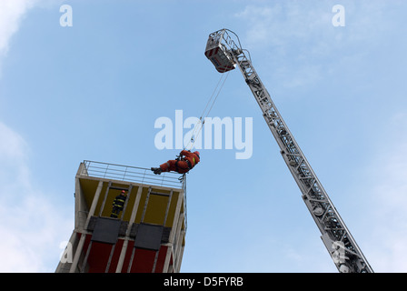 Ceca servizio di emergenza - cesky integrovany sistema zachranny IZS - polizia, vigili del fuoco e il servizio di soccorso, servizio di emergenza medica Foto Stock