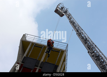 Ceca servizio di emergenza - cesky integrovany sistema zachranny IZS - polizia, vigili del fuoco e il servizio di soccorso, servizio di emergenza medica Foto Stock