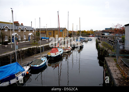 Barche in un porto di Bristol, Inghilterra, Regno Unito Foto Stock