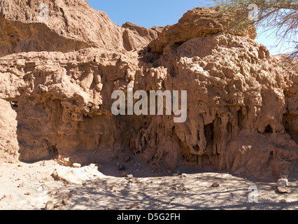 Grotta di mare conosciuto localmente come Grouttes de Messalit, vicino a Tata, sud Anti Atlante del Marocco Foto Stock