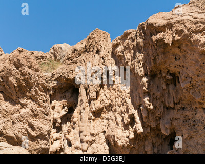 Grotta di mare conosciuto localmente come Grouttes de Messalit, vicino a Tata, sud Anti Atlante del Marocco Foto Stock