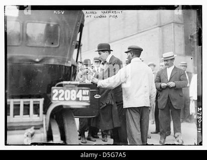 Alfred Vanderbilt a Cunard Pier (LOC) Foto Stock